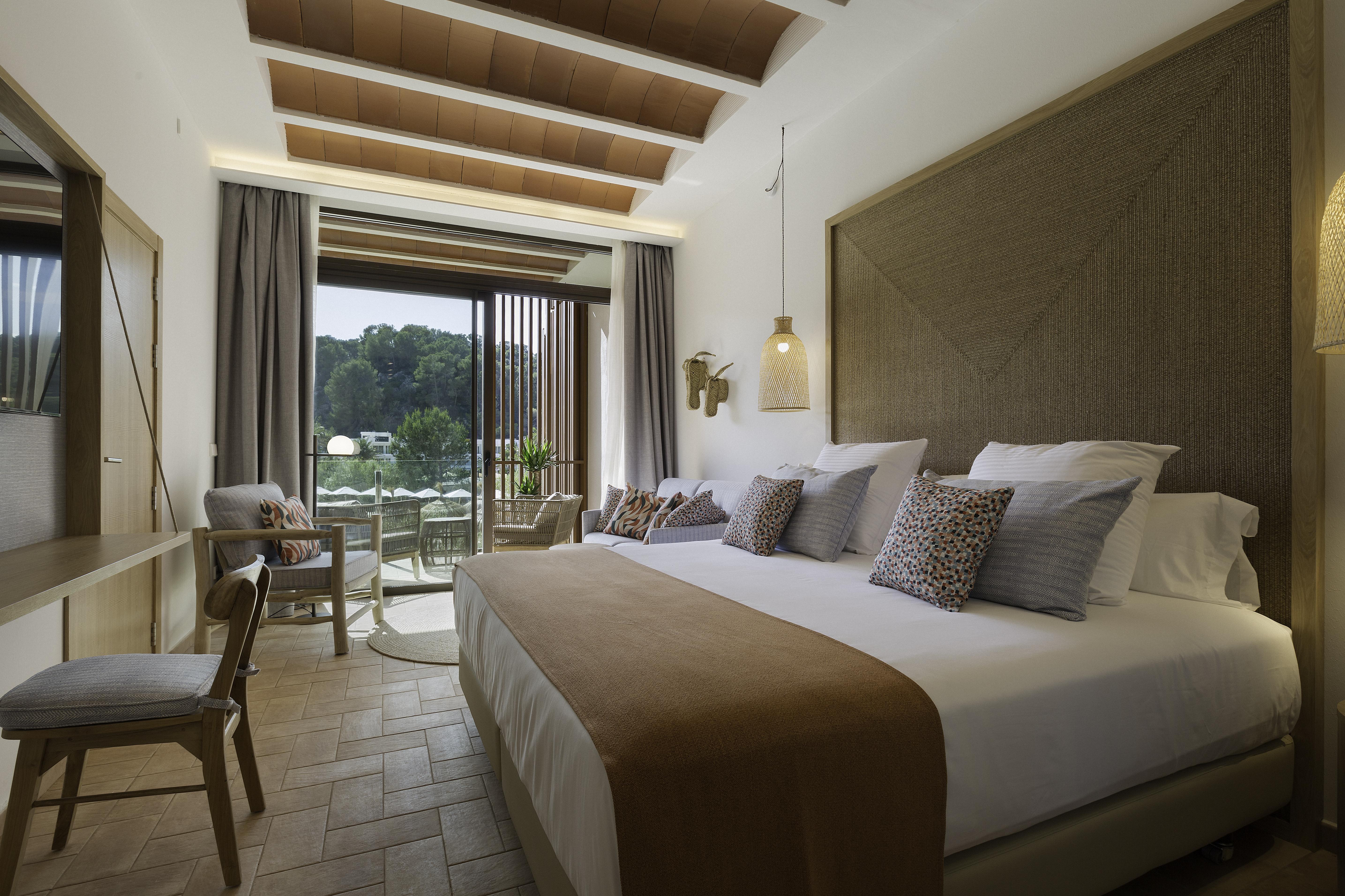 Cala San Miguel Ibiza Resort, Adults Only, Curio Collection By Hilton Port de Sant Miguel المظهر الخارجي الصورة Deluxe room