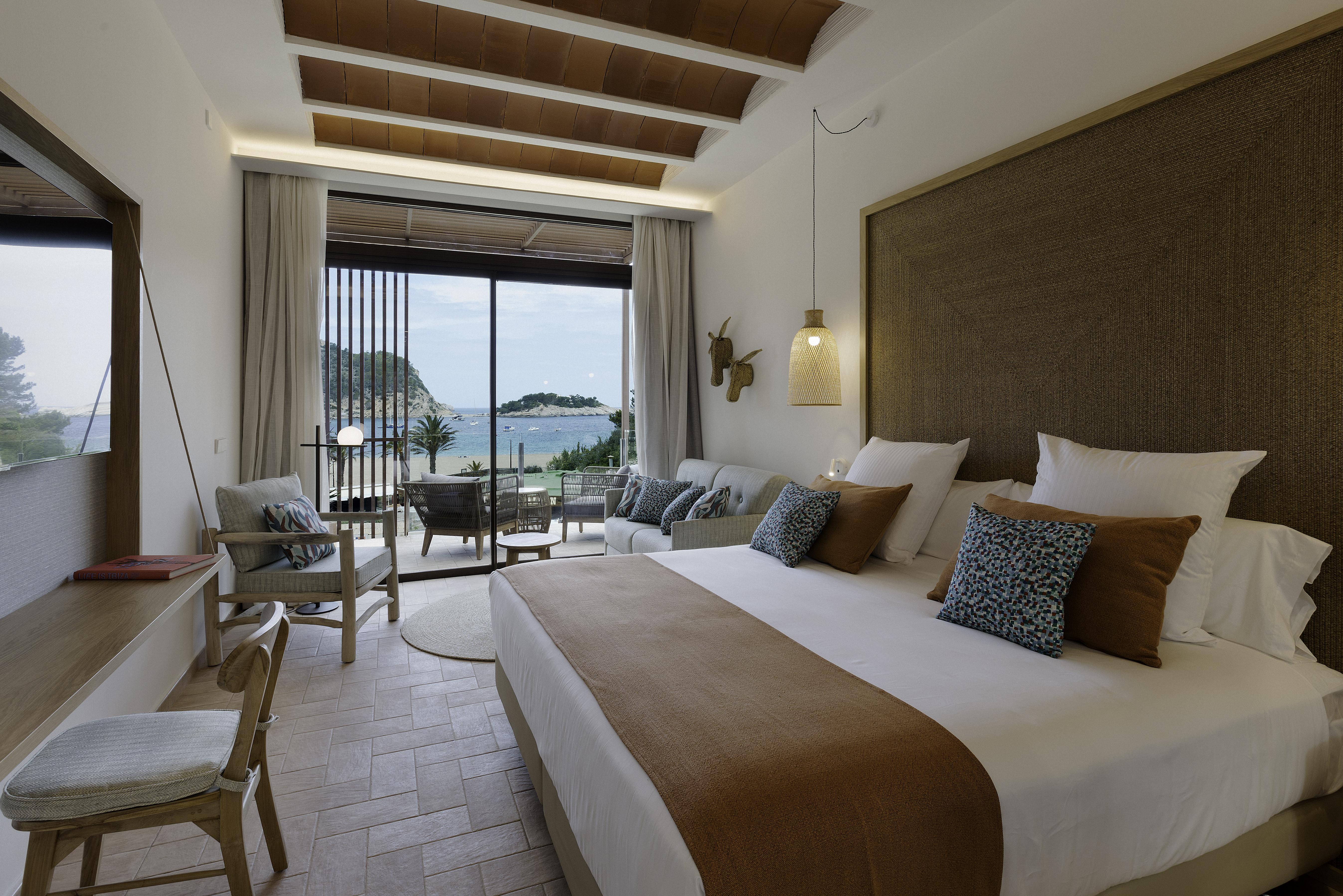 Cala San Miguel Ibiza Resort, Adults Only, Curio Collection By Hilton Port de Sant Miguel المظهر الخارجي الصورة Deluxe Seafront Room