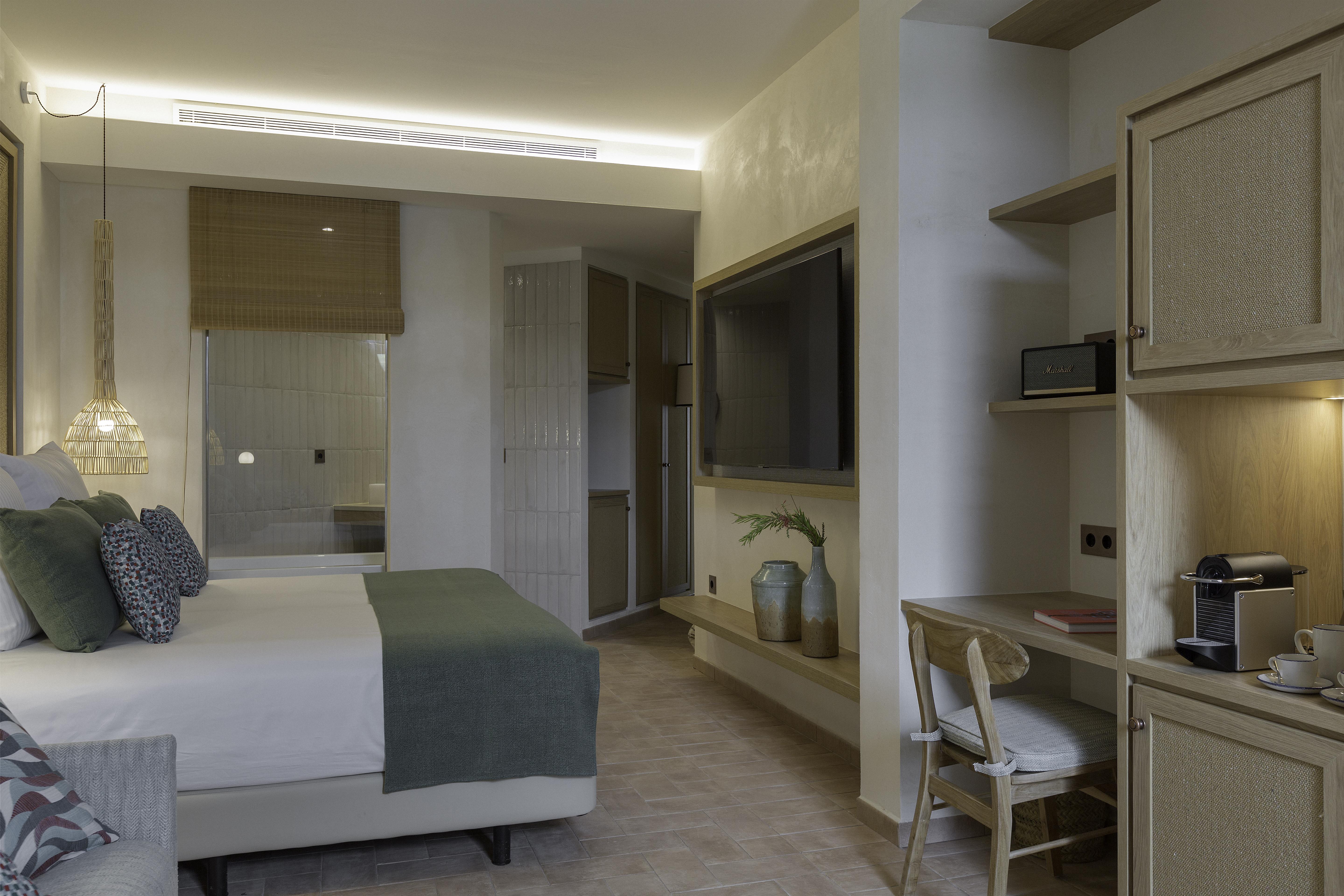 Cala San Miguel Ibiza Resort, Adults Only, Curio Collection By Hilton Port de Sant Miguel المظهر الخارجي الصورة Deluxe Room