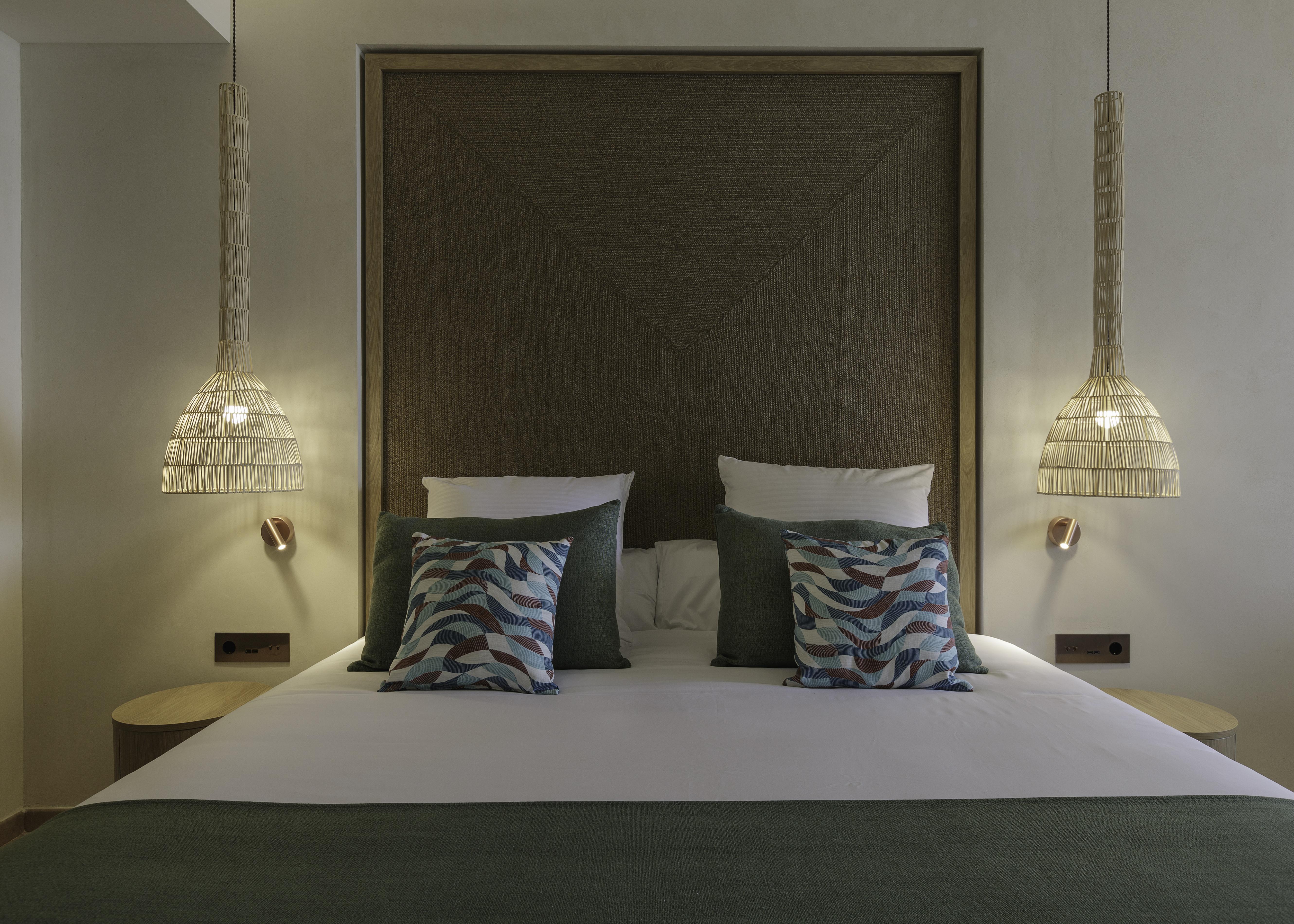 Cala San Miguel Ibiza Resort, Adults Only, Curio Collection By Hilton Port de Sant Miguel المظهر الخارجي الصورة A bedroom at the hotel