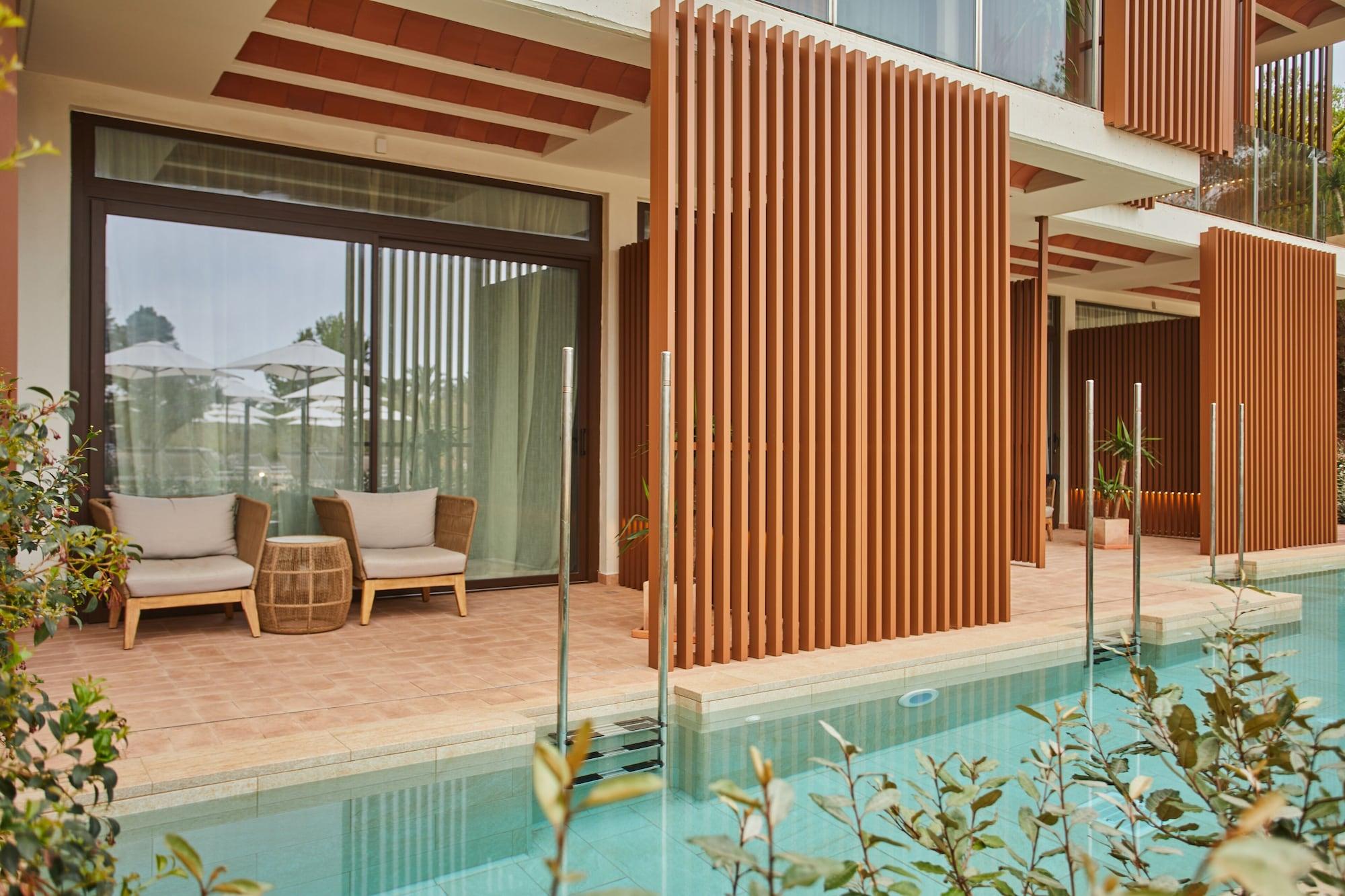 Cala San Miguel Ibiza Resort, Adults Only, Curio Collection By Hilton Port de Sant Miguel المظهر الخارجي الصورة A private pool at the hotel